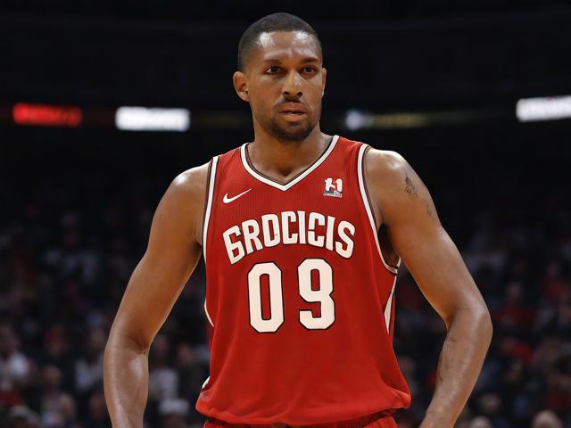 “九游app_ 历史回顾：NBA几十年来的十大经典封盖”，nba封面设计